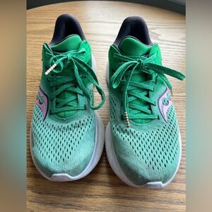 Saucony Ride 16 size 7.5 WIDE